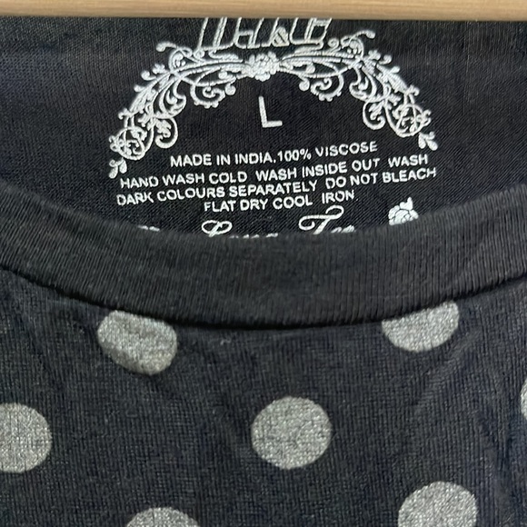 Polka dotted long Tshirt - Picture 6 of 6